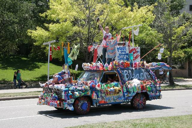2006_ArtCar_3_Parade 385 